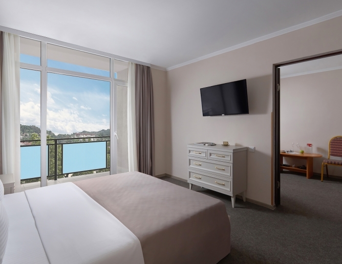 Люкс 2-мест. 2-комн. - Гостиница «Интер-Сухум»